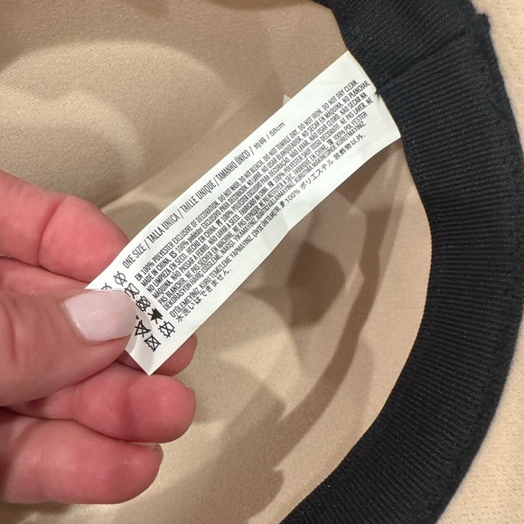 Beige Hat with Red white & Blue Bandana-get festival ready❤️🤍💙 great anytime❤️🤍💙 - Picture 3 of 9